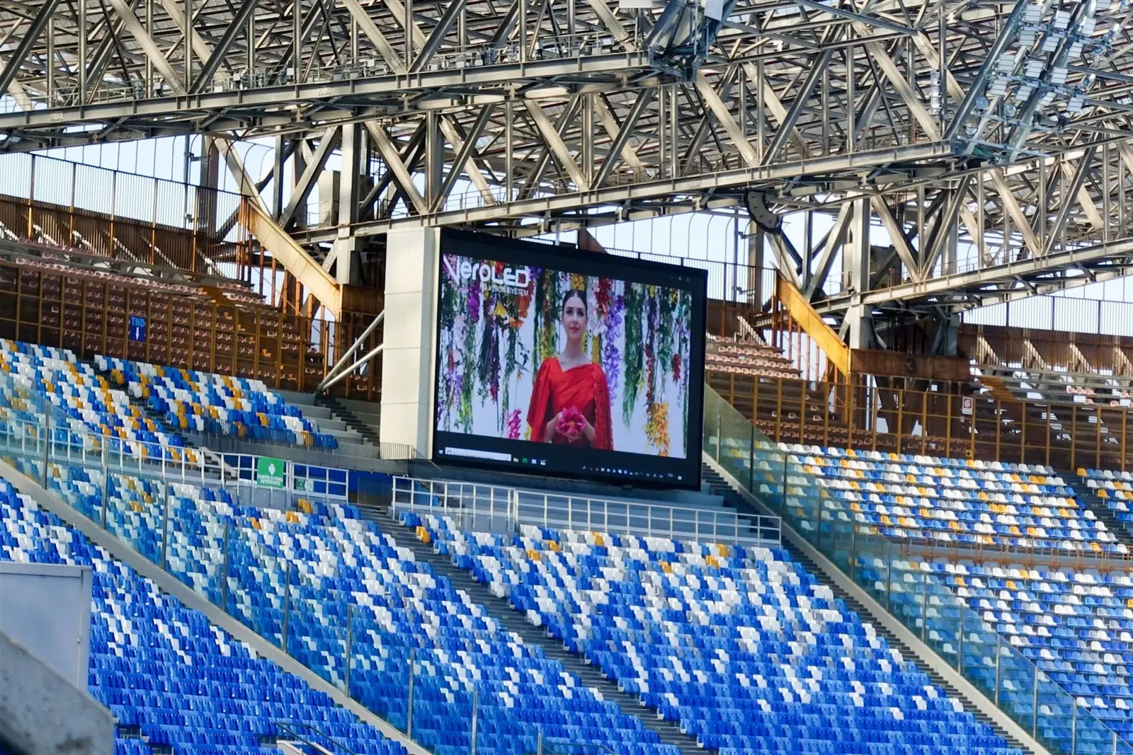 Palazzetto dello Sport e Stadio Maradona — Installazione Ledwall VeroLED